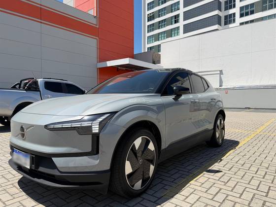 VOLVO EX30 69 KW ELÉTRICO PLUS
